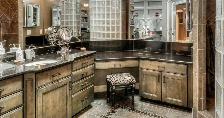 7705 N 207 Circle Bathroom