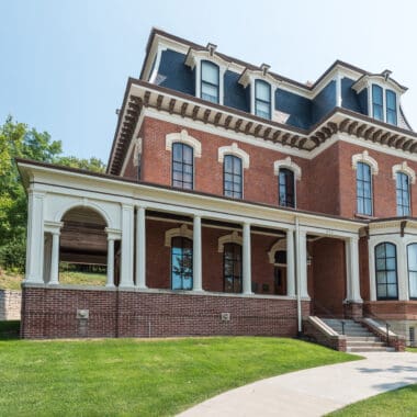 Council Bluffs coffee shops and restaurants