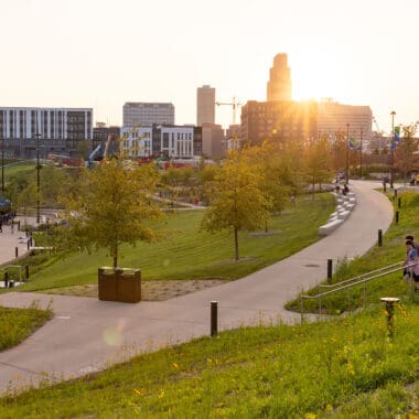 Best romantic places to walk in Omaha