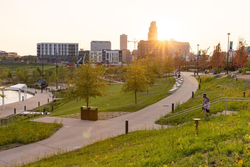 Best romantic places to walk in Omaha